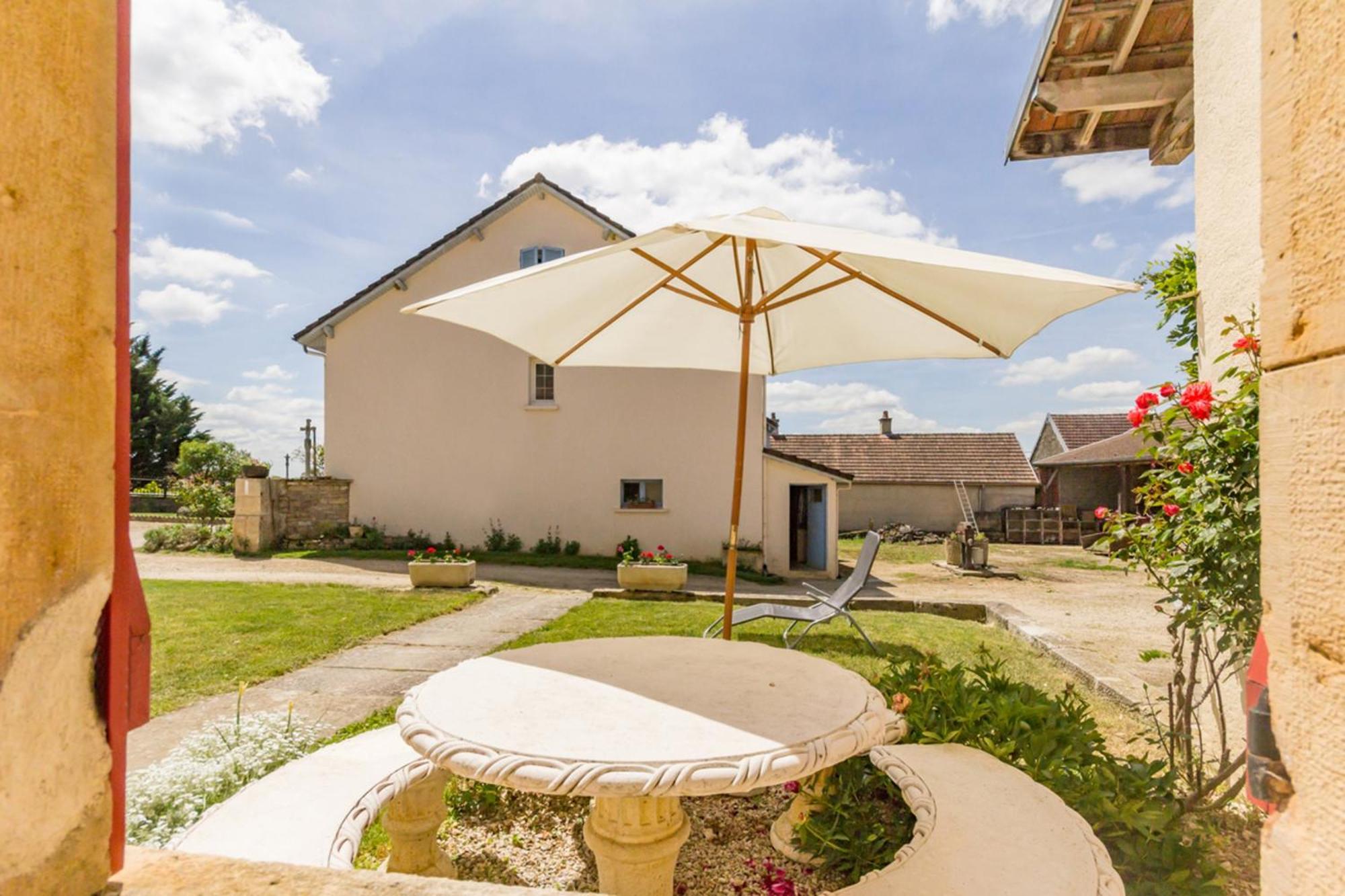 Maison Chaleureuse A Eringes Avec Jardin Et Parking Inclus Exterior photo