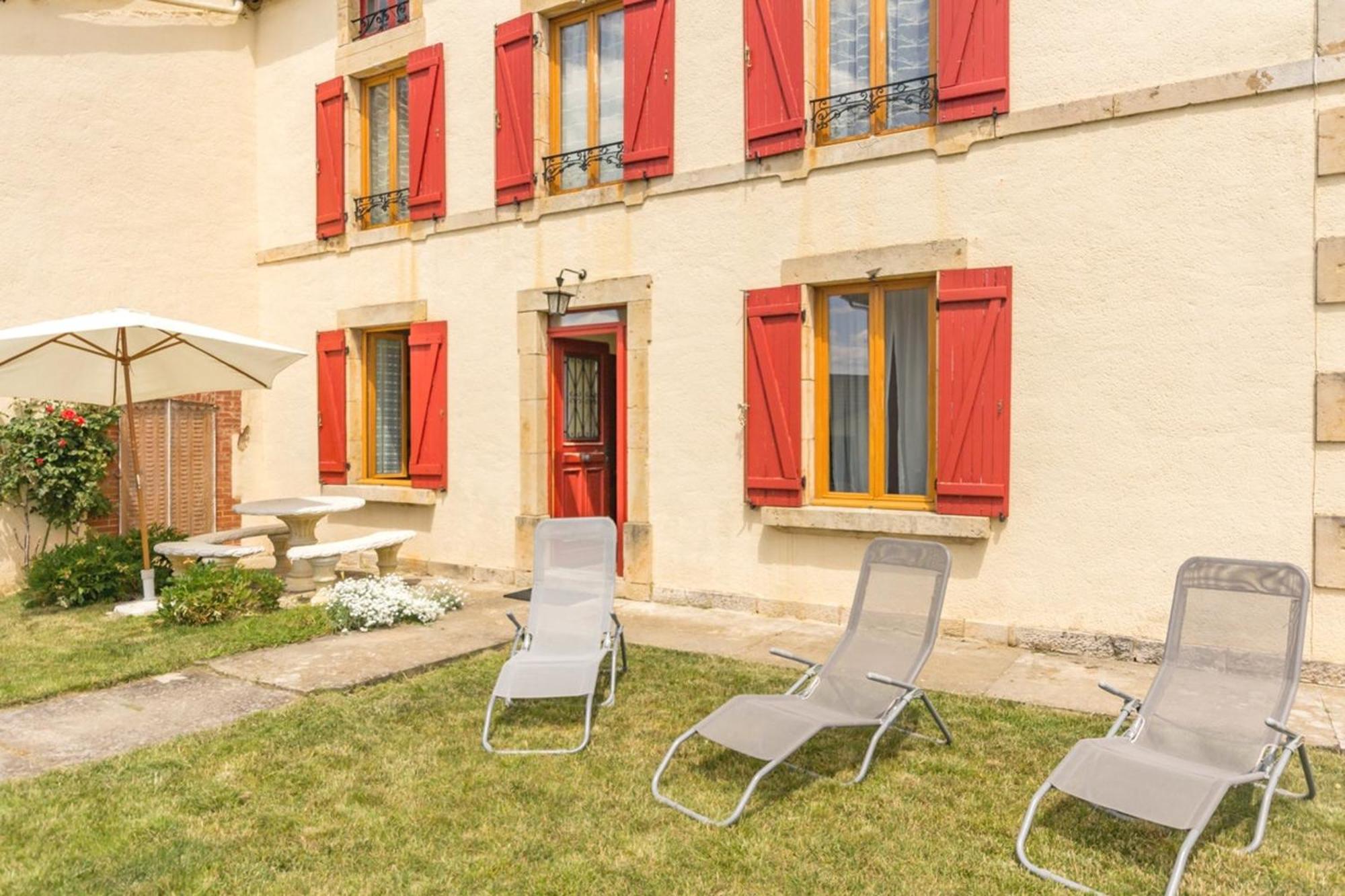 Maison Chaleureuse A Eringes Avec Jardin Et Parking Inclus Exterior photo